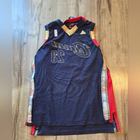 Cleveland Cavaliers Lebron Jersey XL BOY/SM MENS - Picture 3 of 8